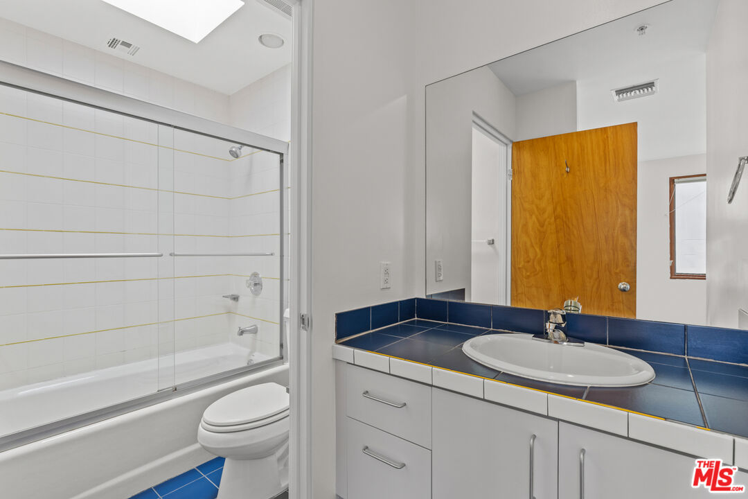 343 Rennie Ave Unit: 7