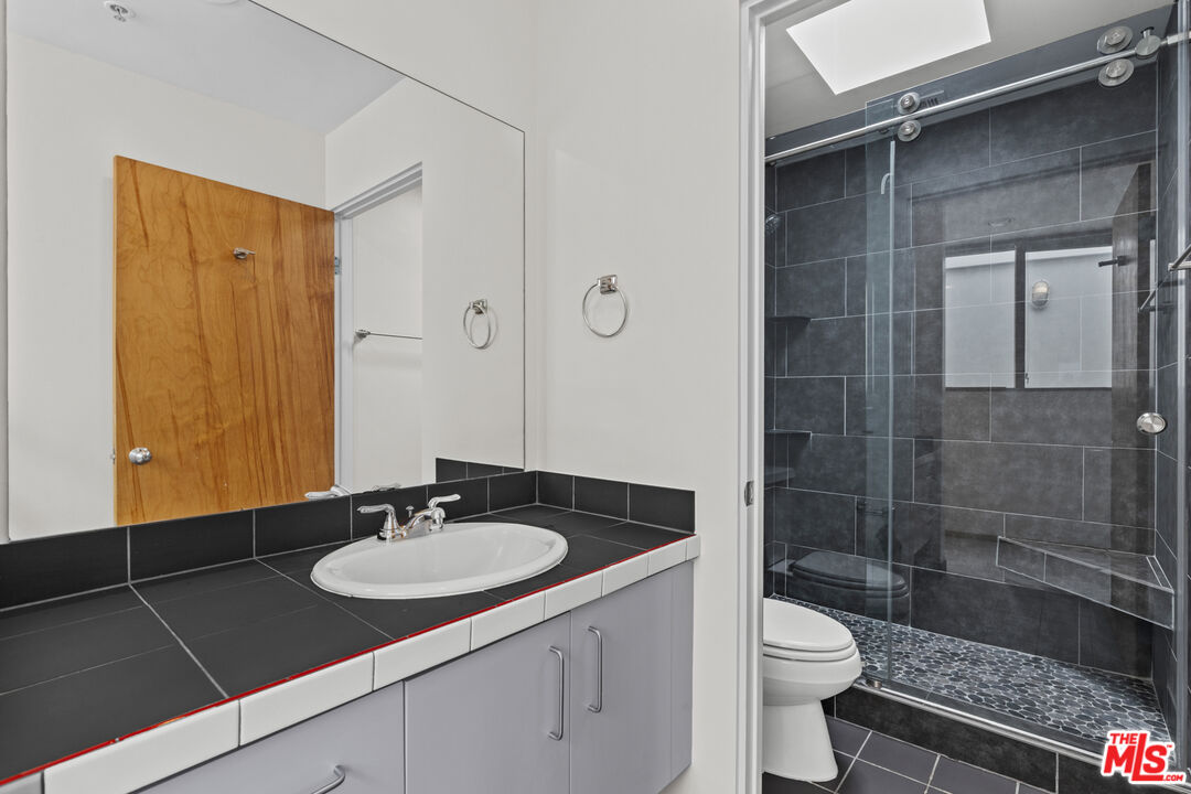 343 Rennie Ave Unit: 7