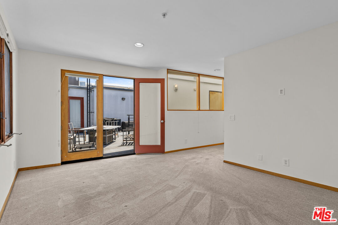 343 Rennie Ave Unit: 7