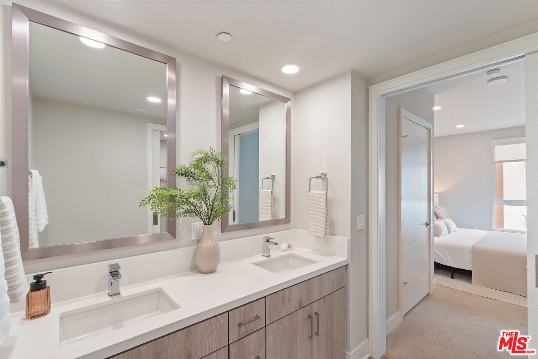 6030 Seabluff Dr Unit: 413