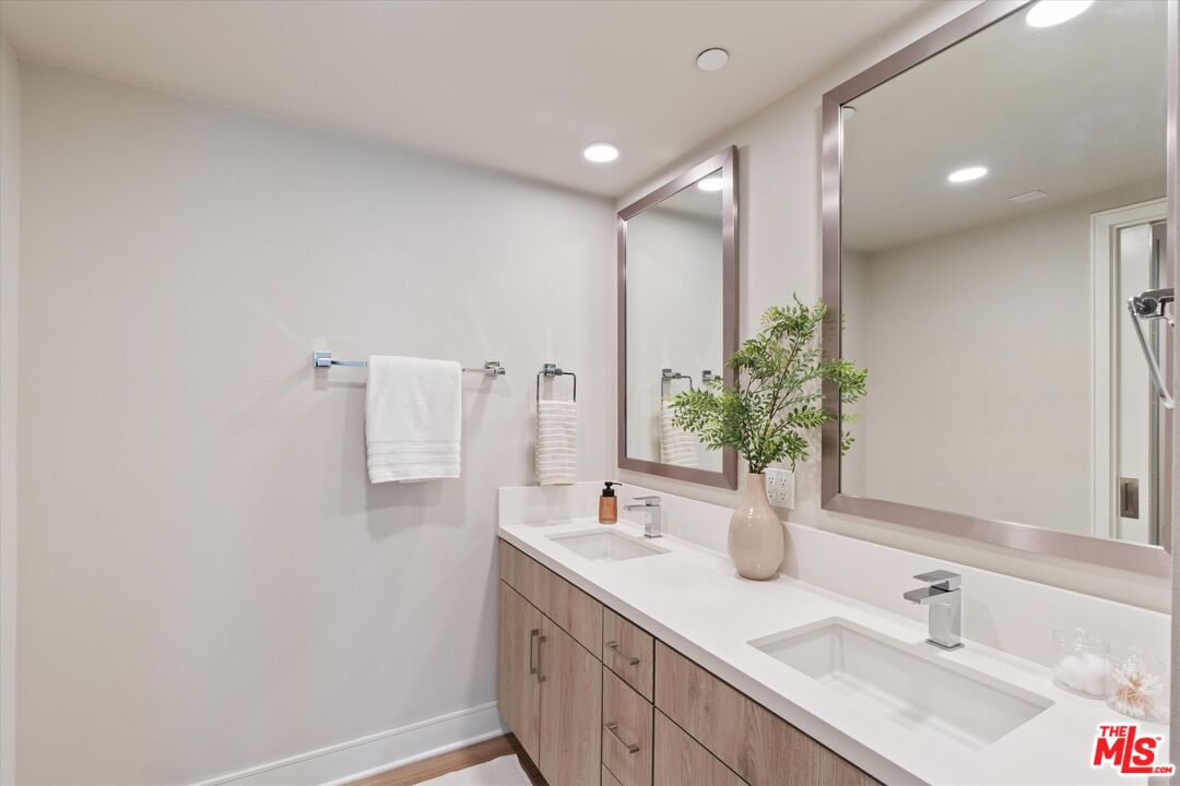 6030 Seabluff Dr Unit: 413