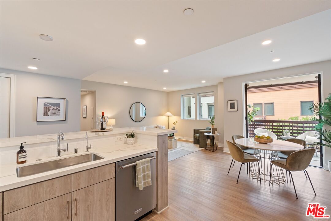 6030 Seabluff Dr Unit: 413