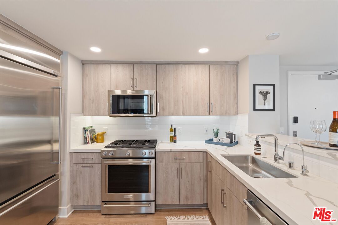 6030 Seabluff Dr Unit: 413