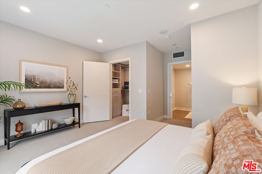 6030 Seabluff Dr Unit: 413