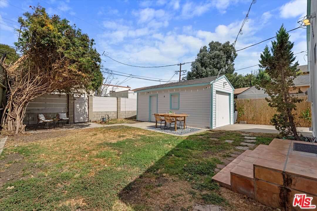 3004 Thatcher Ave