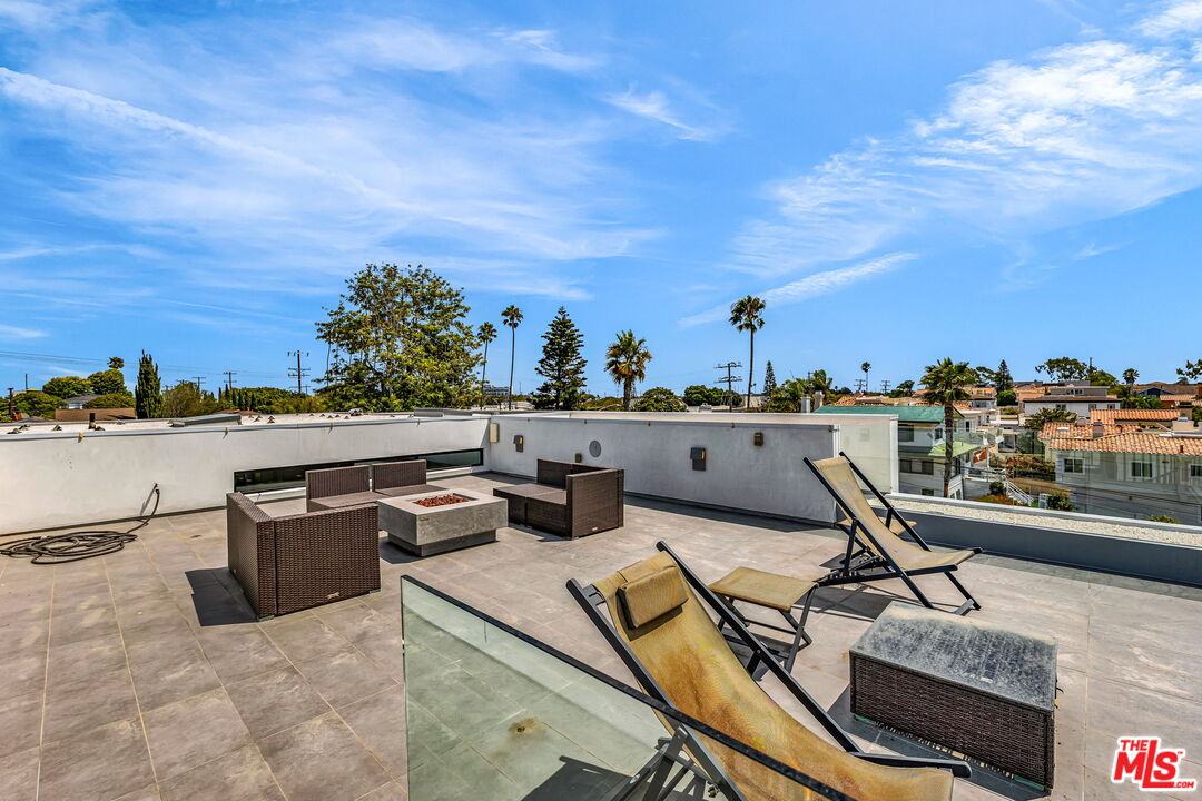 703 N Lucia Ave