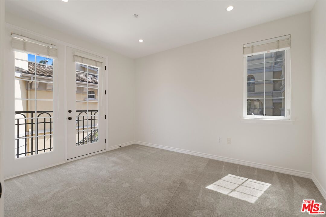 7101 Playa Vista Dr Unit: 205