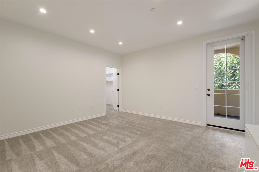 7101 Playa Vista Dr Unit: 205