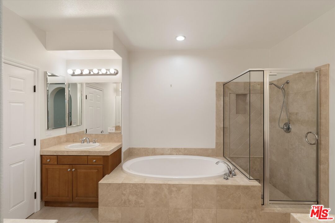 7101 Playa Vista Dr Unit: 205