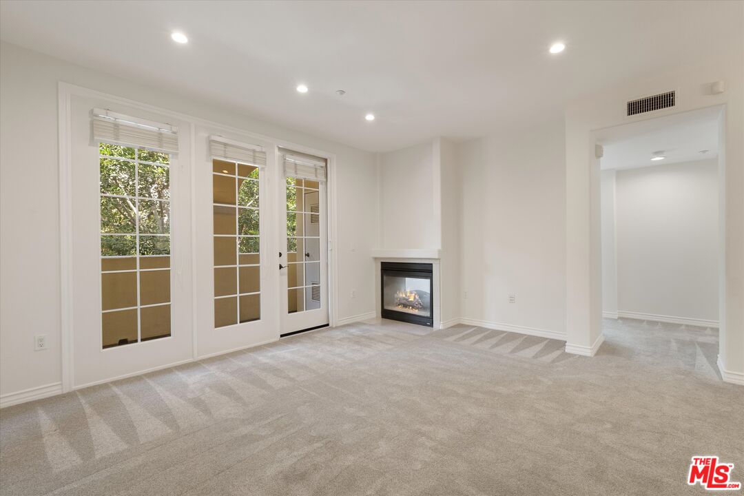 7101 Playa Vista Dr Unit: 205