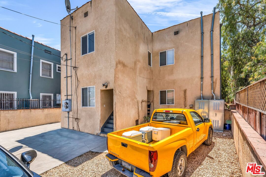 1073 S Mansfield Ave