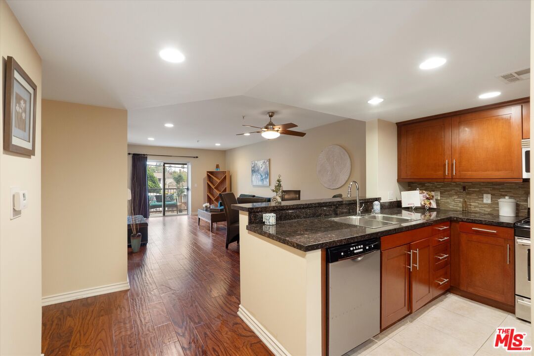 7100 Alvern St Unit: 317