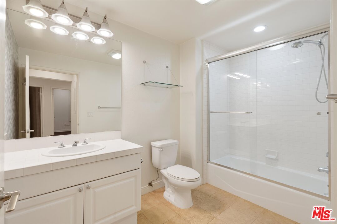 5625 Crescent Park W Unit: 125