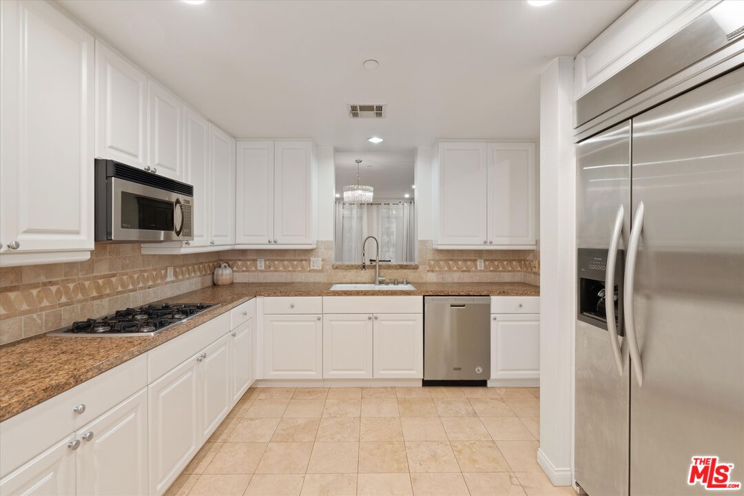 5625 Crescent Park W Unit: 125