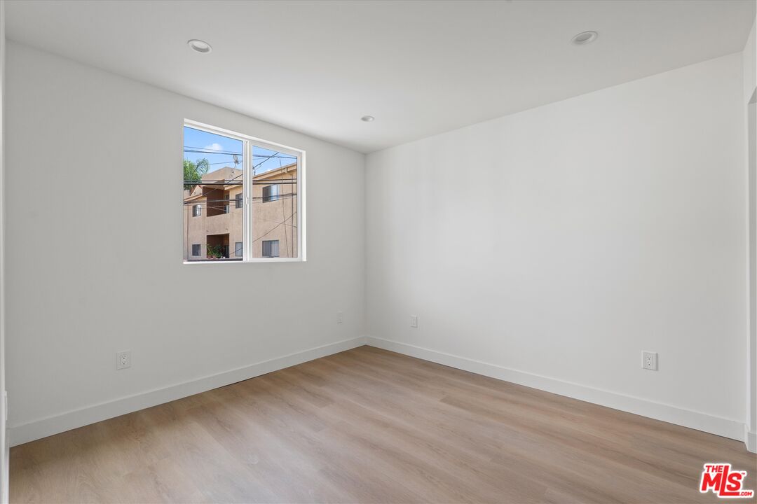 3752 Veteran Ave
