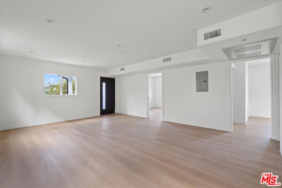 3754 Veteran Ave