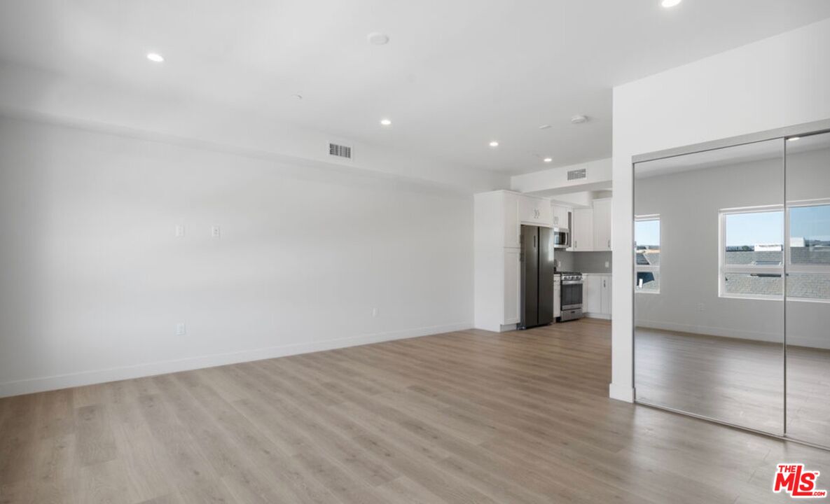 2336 Westwood Blvd Unit: 319