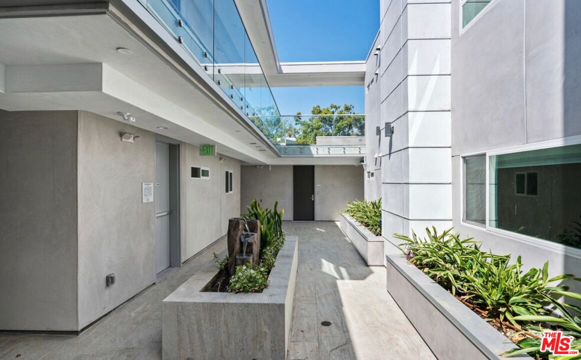 2336 Westwood Blvd Unit: 319