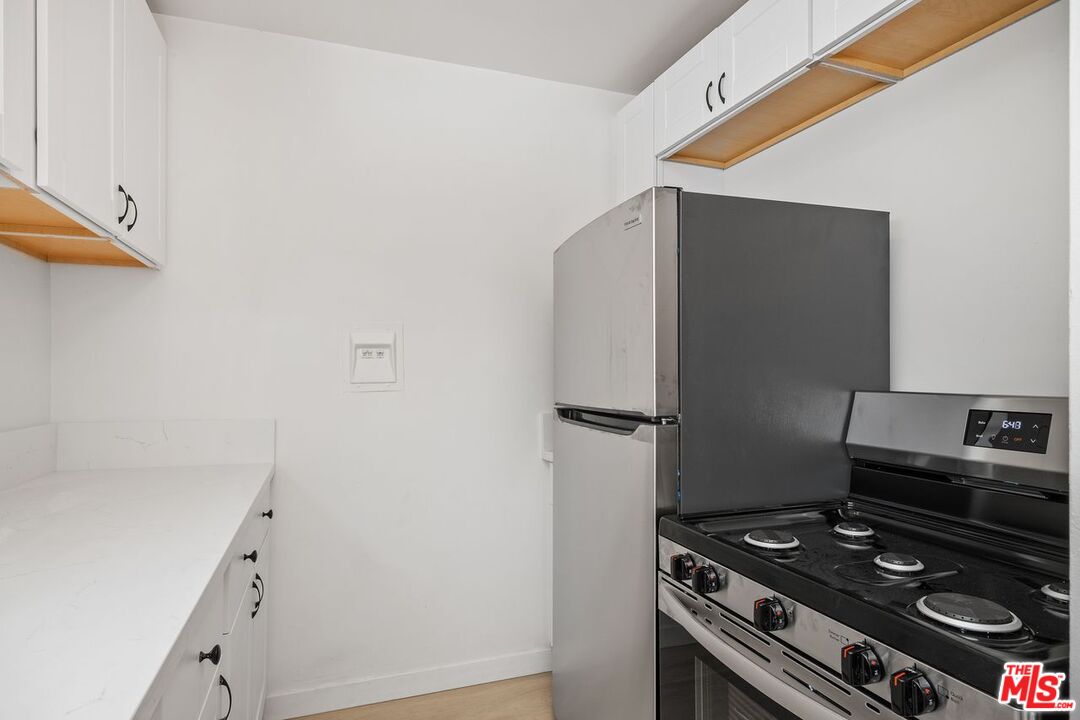2621 Centinela Ave Unit: 7