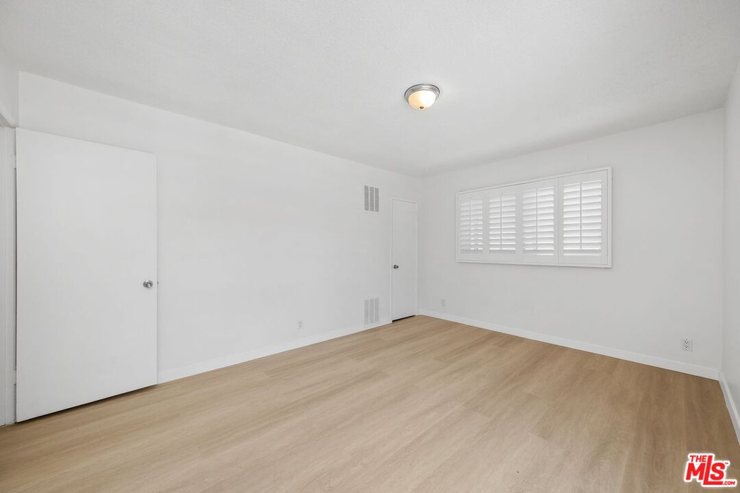 2621 Centinela Ave Unit: 7