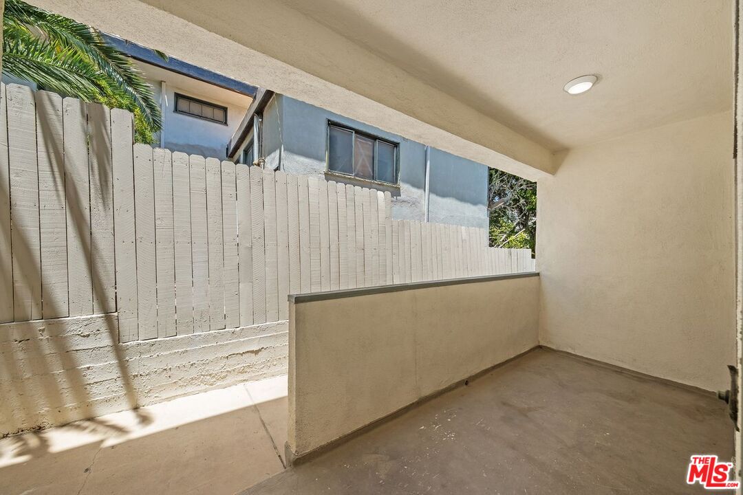 2621 Centinela Ave Unit: 7
