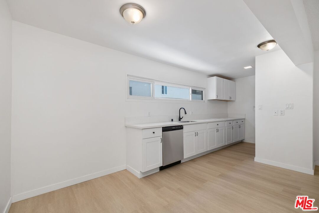 2621 Centinela Ave Unit: 7