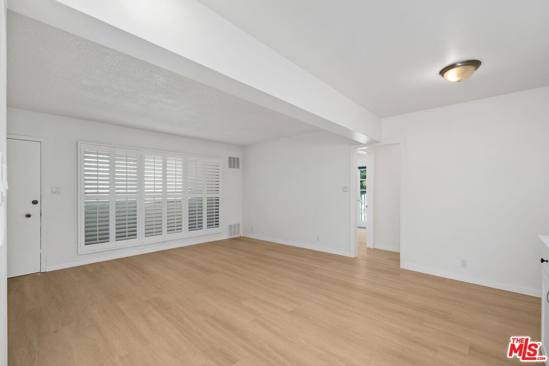 2621 Centinela Ave Unit: 7