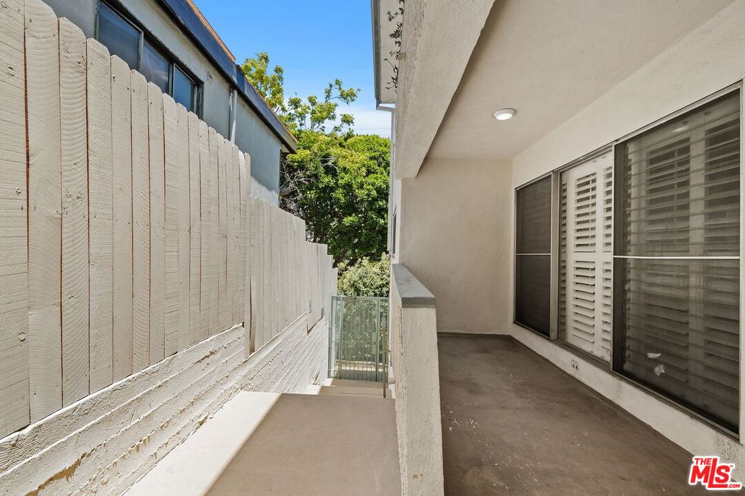 2621 Centinela Ave Unit: 7