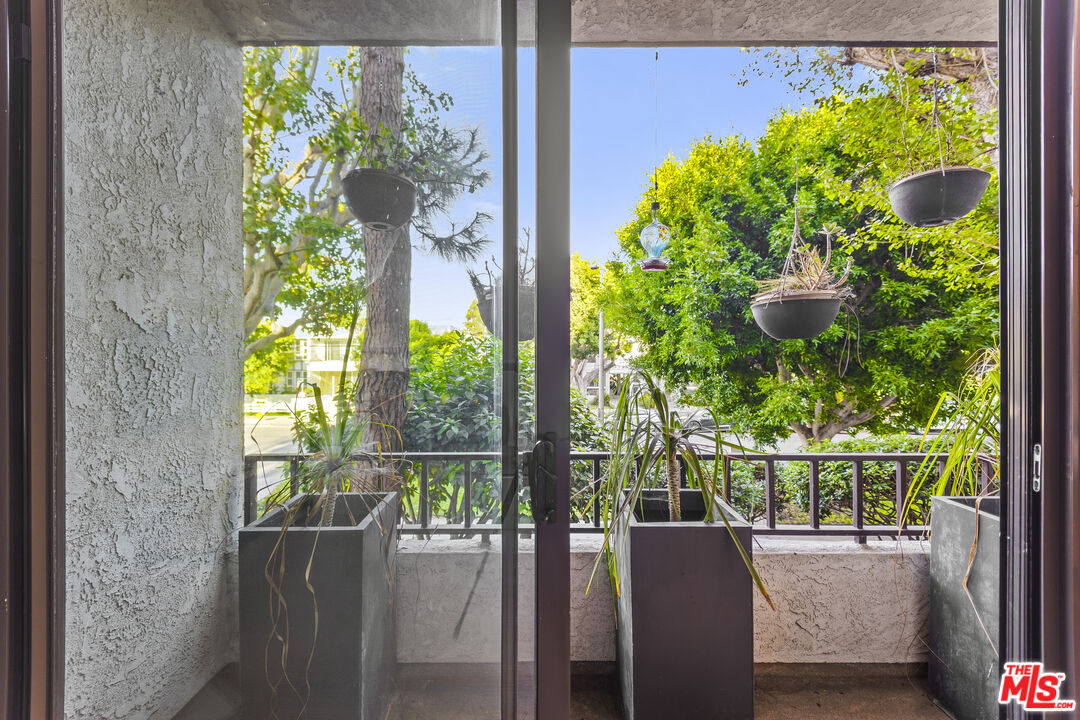 8110 Manitoba St Unit: 114