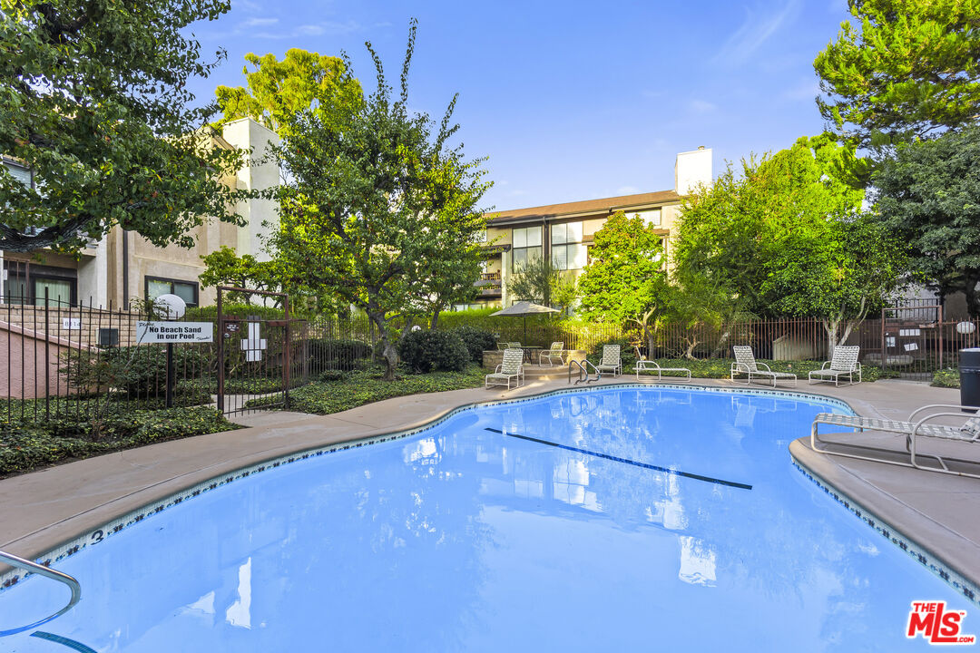 8110 Manitoba St Unit: 114