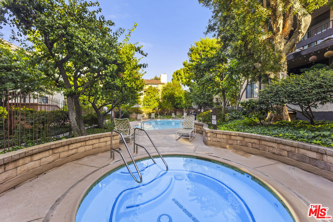 8110 Manitoba St Unit: 114