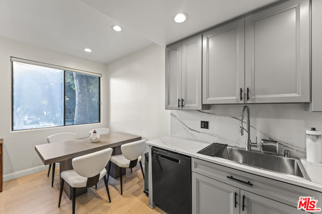 8110 Manitoba St Unit: 114