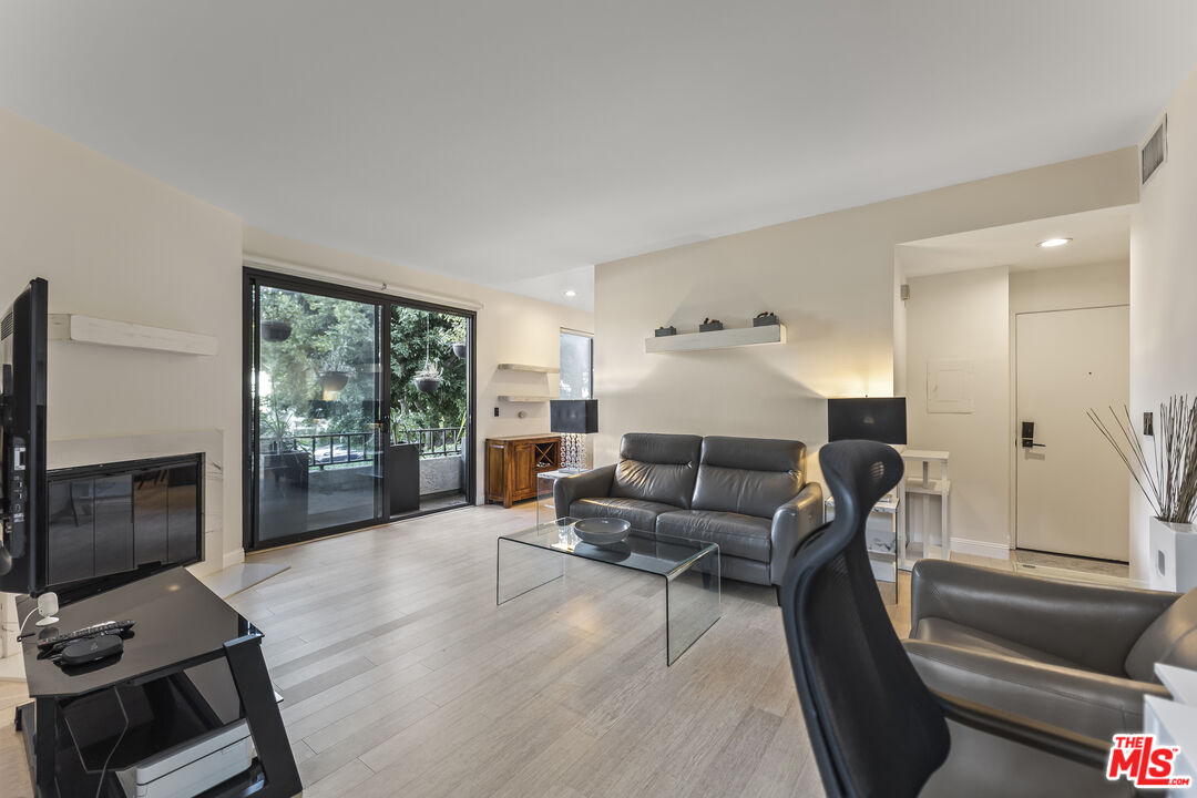 8110 Manitoba St Unit: 114