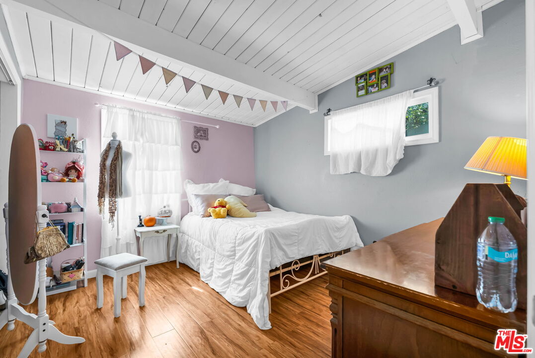 18347 E Bellefont Dr