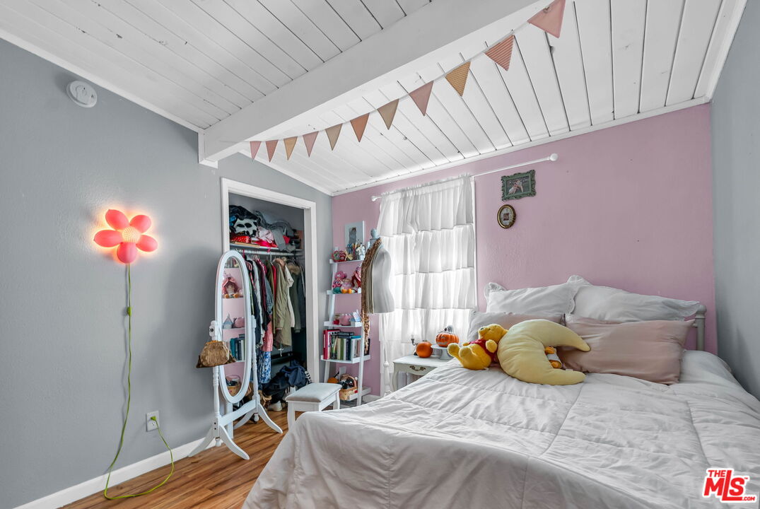 18347 E Bellefont Dr