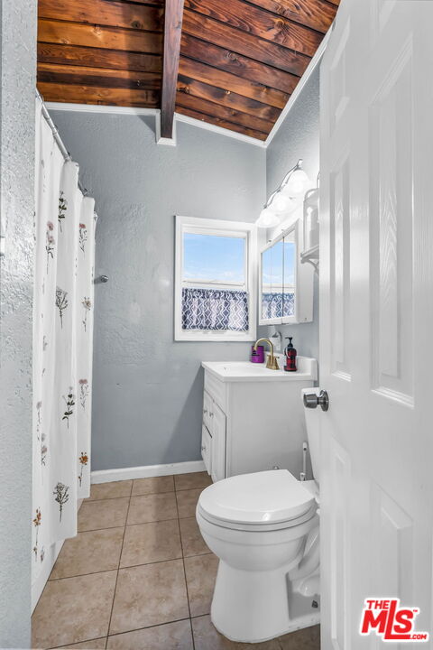 18347 E Bellefont Dr