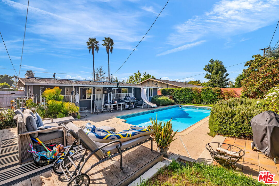 18347 E Bellefont Dr