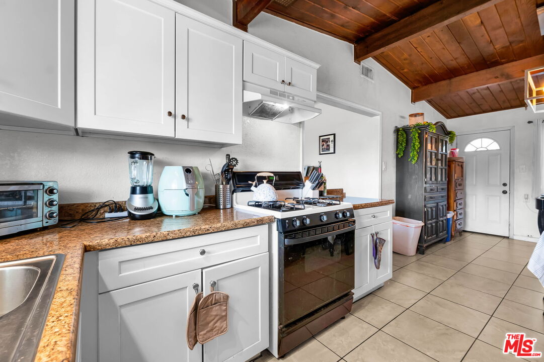 18347 E Bellefont Dr