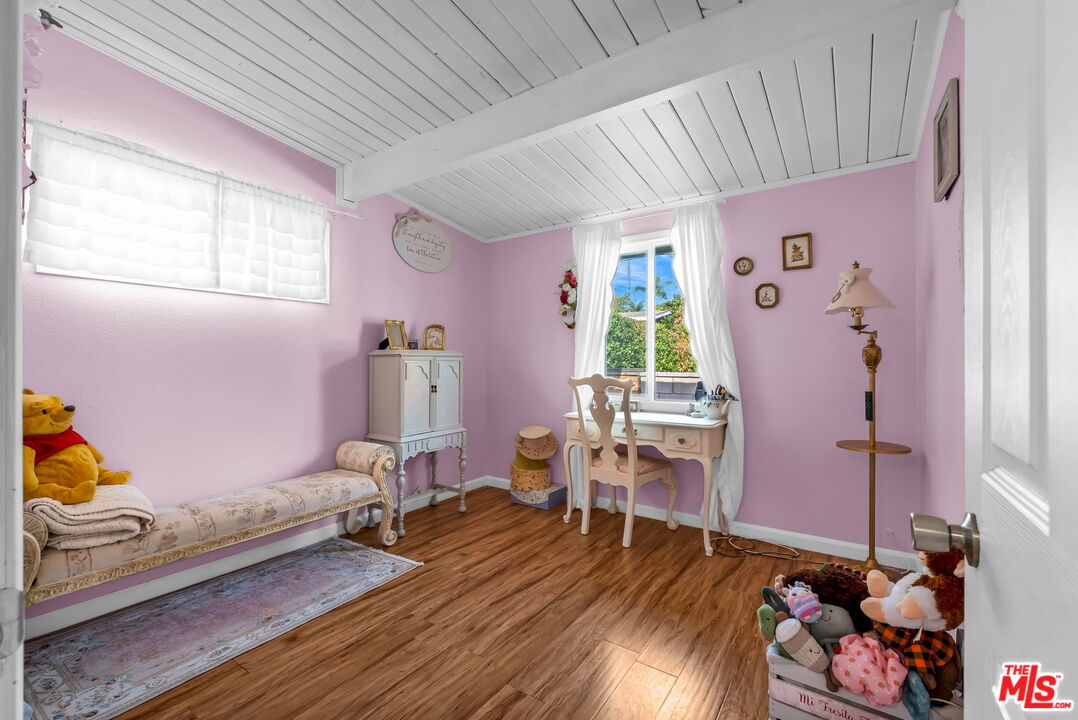 18347 E Bellefont Dr