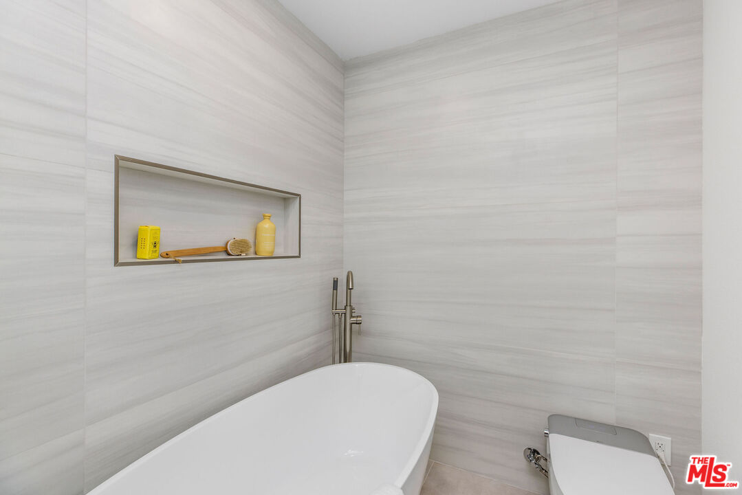 4804 La Villa Marina Unit: J