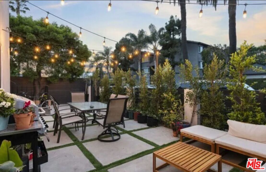 656 Indiana Ave Unit: 2