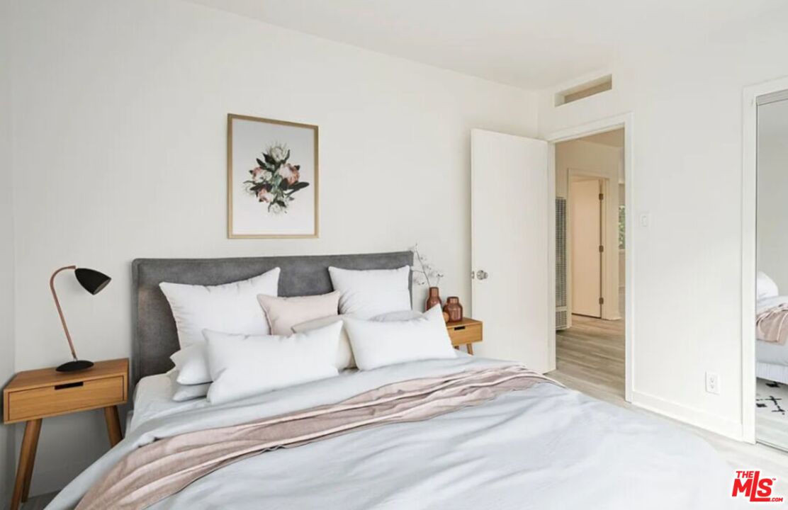 656 Indiana Ave Unit: 2