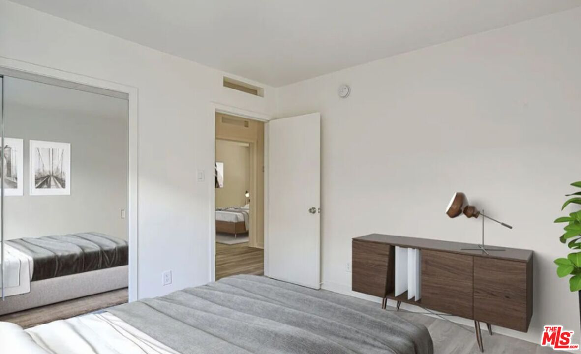 656 Indiana Ave Unit: 2