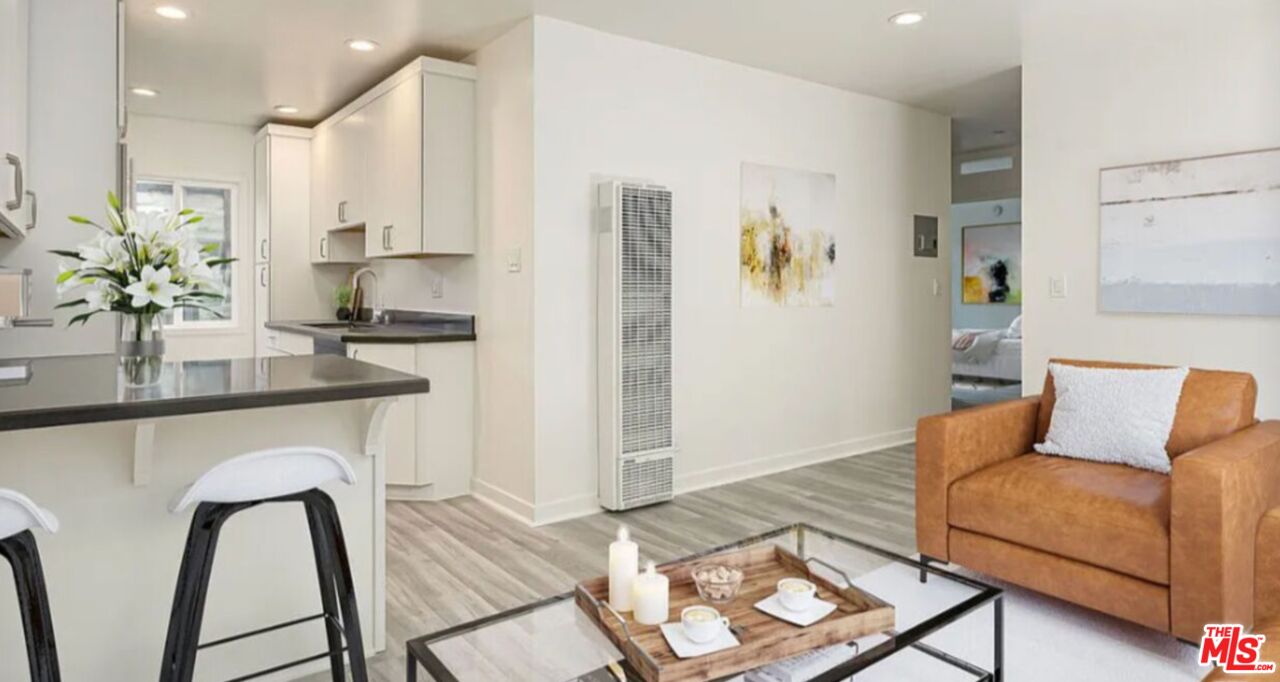 656 Indiana Ave Unit: 2