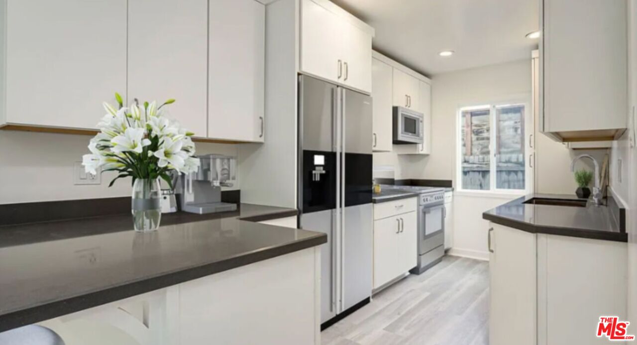 656 Indiana Ave Unit: 2