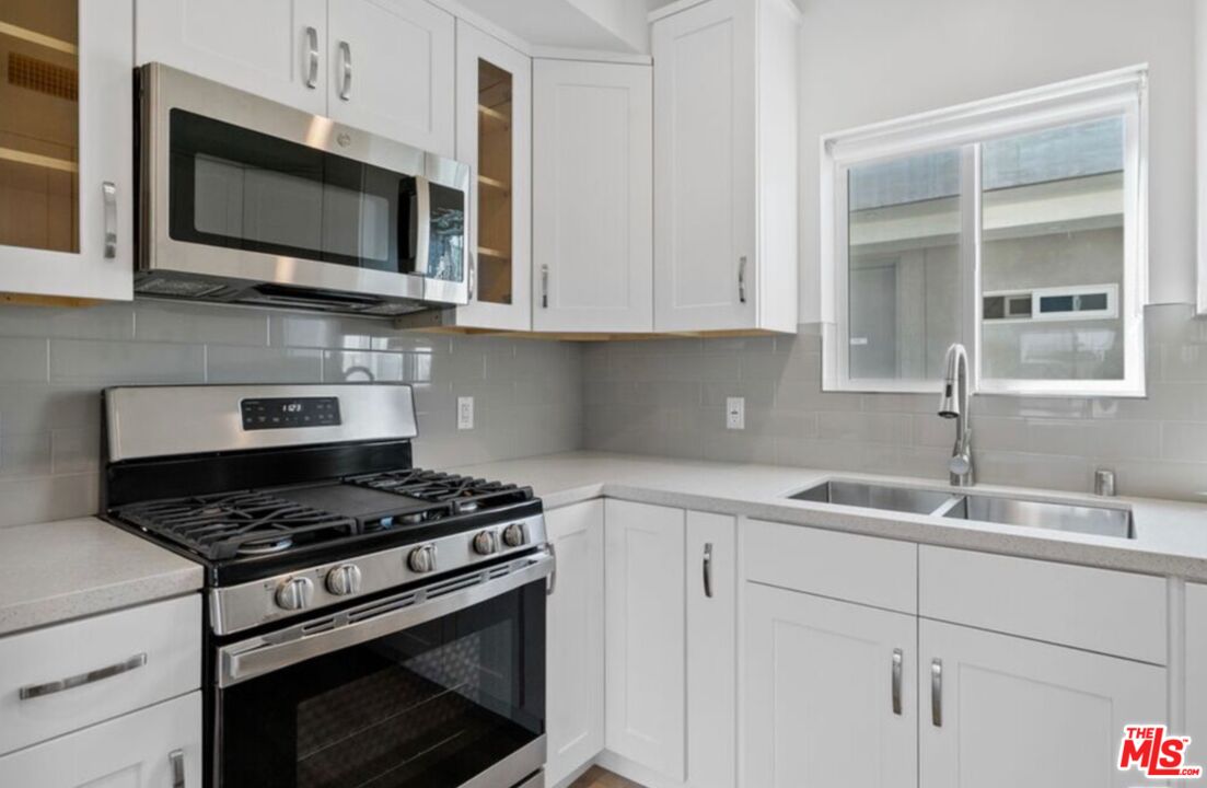 2336 Westwood Blvd Unit: 208