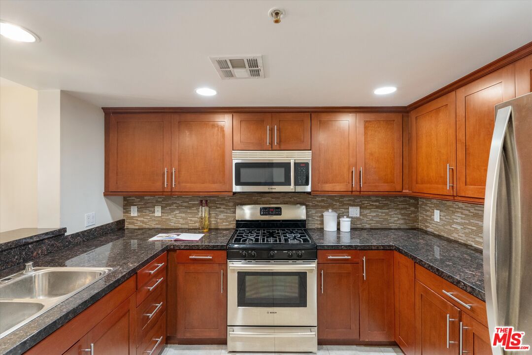 7100 Alvern St Unit: 317