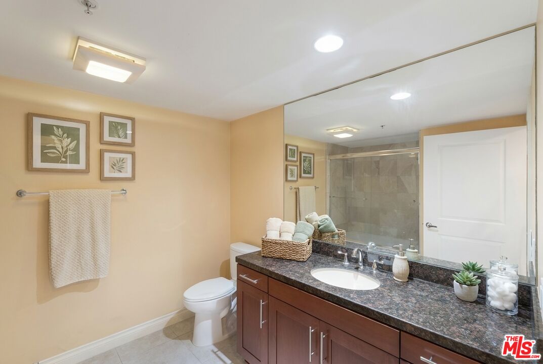 7100 Alvern St Unit: 317