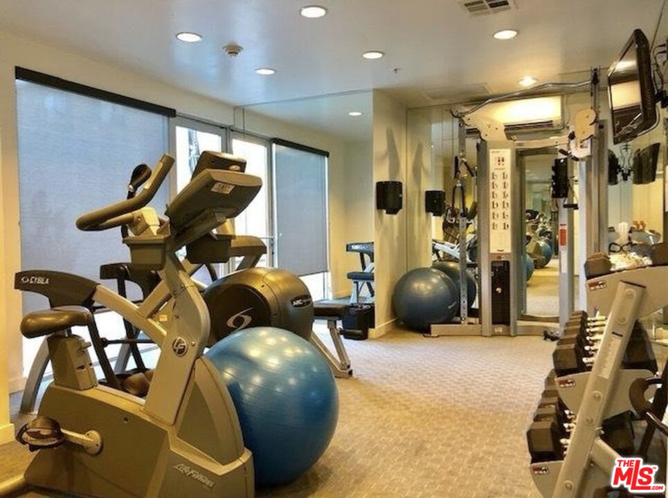 7100 Alvern St Unit: 317