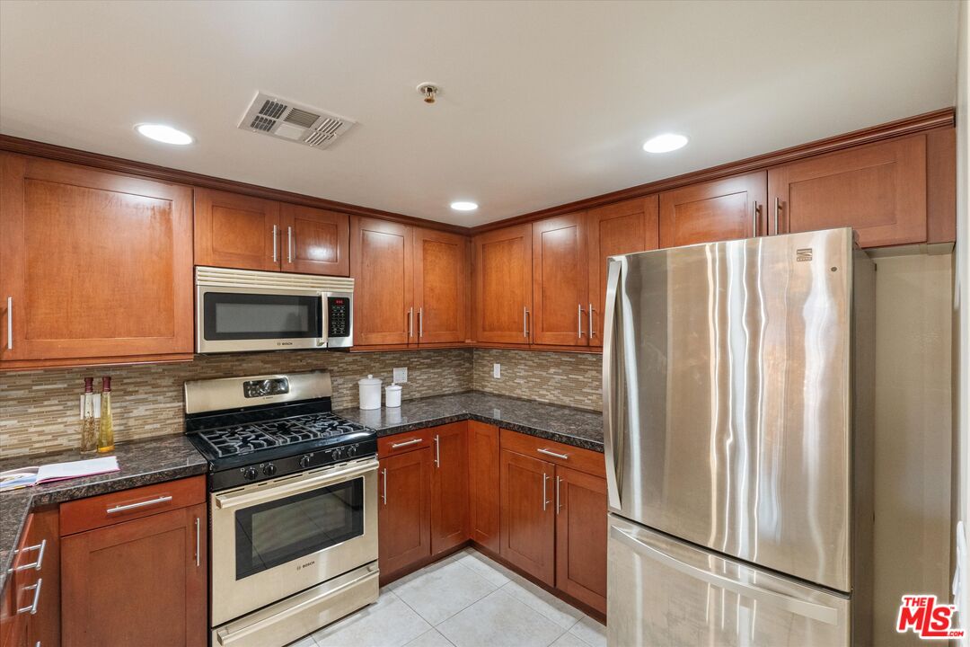 7100 Alvern St Unit: 317